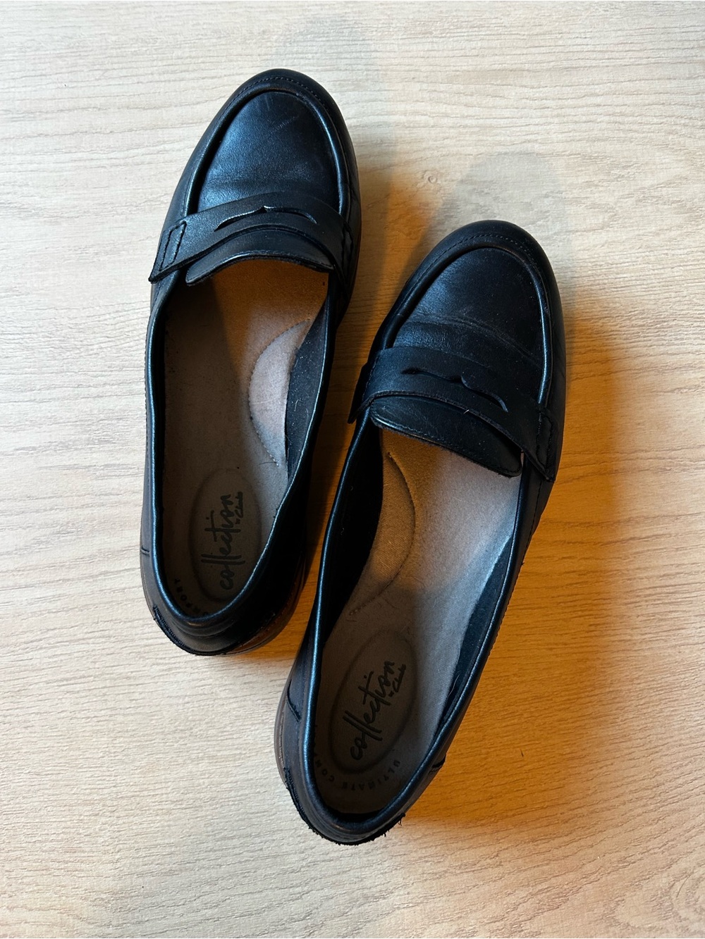 Clarks Black Leather Women’s Penny Loafers - Classic Slip-On Flats Size 8.5